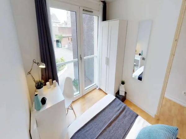 Colocation / Appartement 6 pièces de 72 m², Lille, Place Jeanne d'Arc / Photo 2