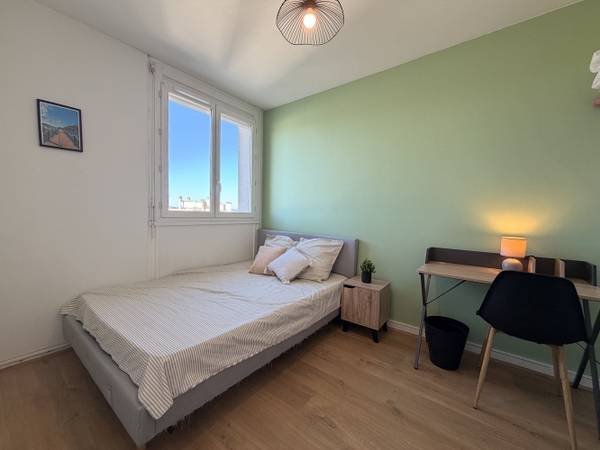 Colocation / Appartement 5 pièces de 81 m², Villeurbanne, Rue du 4 Août 1789 / Photo 4