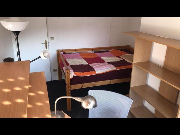 Colocation / Appartement 5 pièces de 92 m², Cachan, Rue Camille Desmoulins / Photo 2