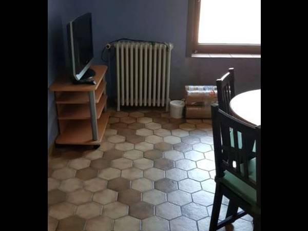 Chambre chez l'habitant / Maison 4 pièces de 200 m², Charleroi / Photo 2