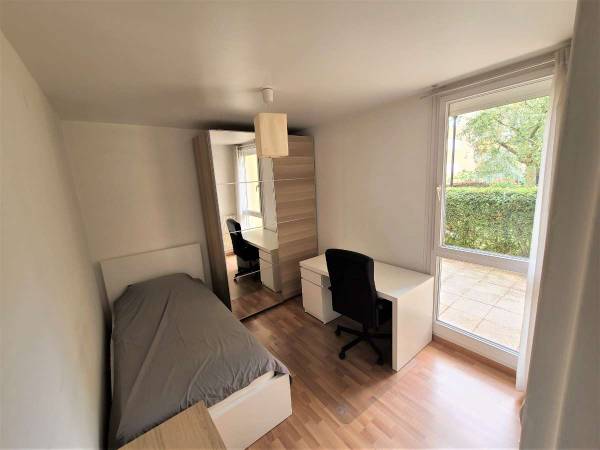 Colocation / Appartement 5 pièces de 75 m², Cergy, Rue des Linandes Orange / Photo 2