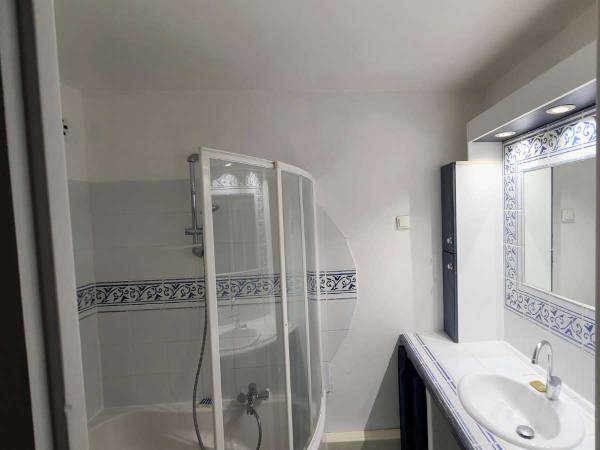 Colocation / Appartement 5 pièces de 75 m², Cergy, Rue des Linandes Orange / Photo 3