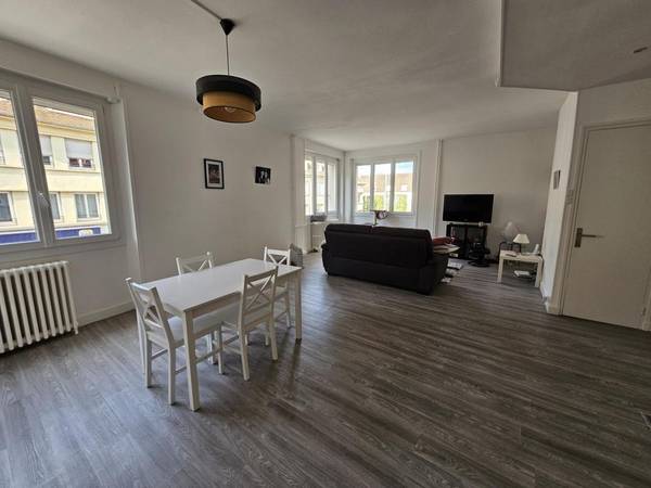 Location / Appartement 3 pièces de 108 m², Le Creusot, Rue de la Chaise / Photo 2