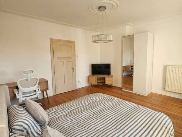 Colocation / Appartement 3 pièces de 92 m², Thionville, Place de la Gare / Photo 2