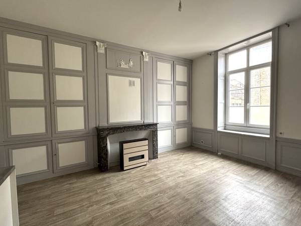Location / Appartement 2 pièces de 48 m², Bar-sur-Aube, 28 Rue Beugnot / Photo 2