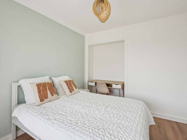 Colocation / Appartement 6 pièces de 89 m², Vénissieux, Rue Pierre Brossolette / Photo 2