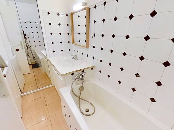Colocation / Appartement 4 pièces de 61 m², Marseille, Avenue Jules Cantini / Photo 5