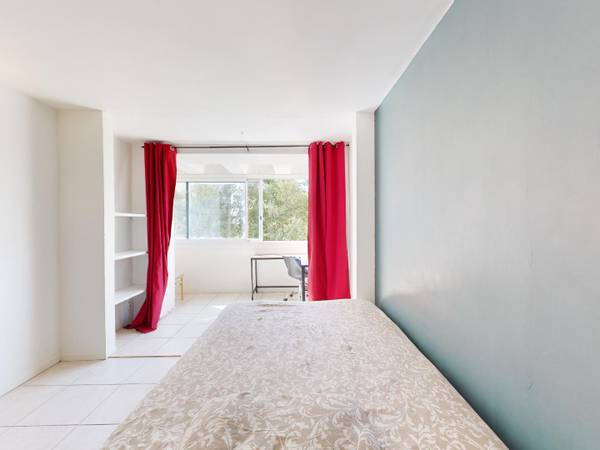 Colocation / Appartement 5 pièces de 94 m², Avignon, Bis Avenue de la Trillade / Photo 2