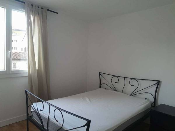 Colocation / Appartement 4 pièces de 75 m², Chamalières, Rue Charles Romme / Photo 2