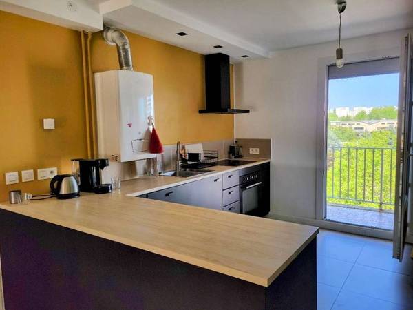 Colocation / Appartement 4 pièces de 88 m², Saint-Priest, Rue Colette / Photo 2