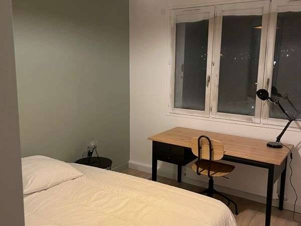 Colocation / Appartement 4 pièces de 88 m², Saint-Priest, Rue Colette / Photo 4