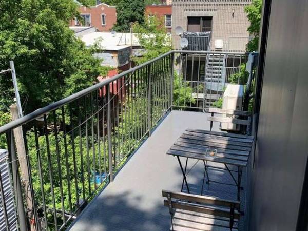 Colocation / Appartement 7 pièces de 110 m², Montréal, Rue la Fontaine / Photo 17