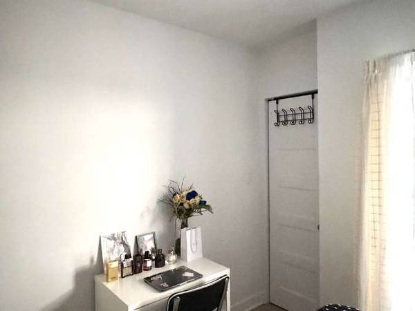 Colocation / Appartement 6 pièces de 105 m², Montréal, Rue la Fontaine / Photo 17