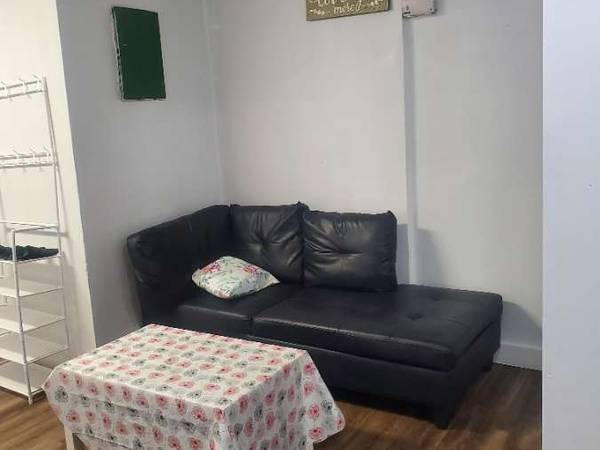 Sous-location / Appartement 1 pièce de 54 m², Montréal, Rue Jean-Talon Est / Photo 2