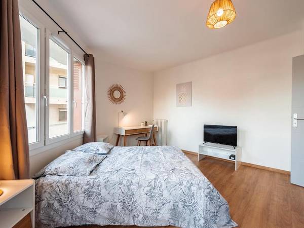 Colocation / Appartement 4 pièces de 97 m², Toulon, Rue Capitaine Joseph Casanova Residence Les Vikings Batiment A / Photo 2