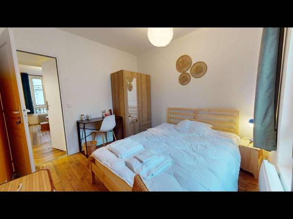 Colocation / Appartement 4 pièces de 48 m², Clichy, Rue Castérès / Photo 2