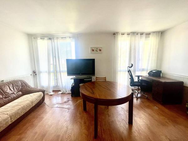 Colocation / Appartement 4 pièces de 100 m², Montigny-le-Bretonneux, Mail des Thuyas / Photo 2