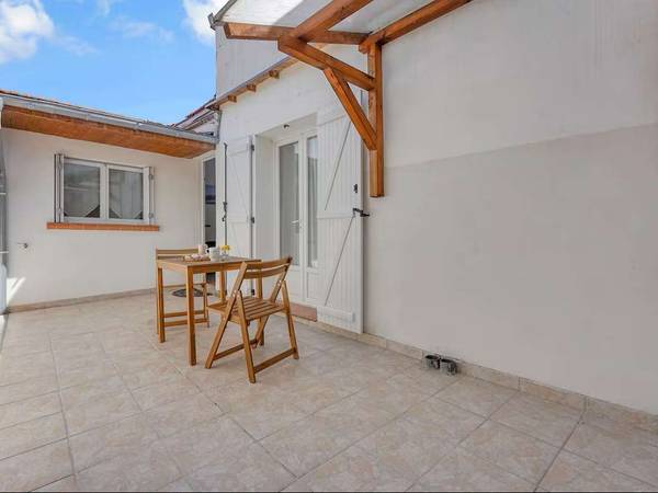 Location / Appartement 2 pièces de 27 m², Toulouse, Rue Montesquieu / Photo 2