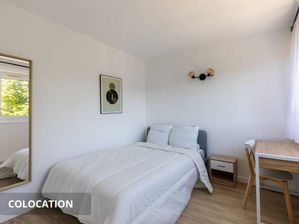 Colocation / Appartement 4 pièces de 62 m², Massy, Rue du Périgord / Photo 8