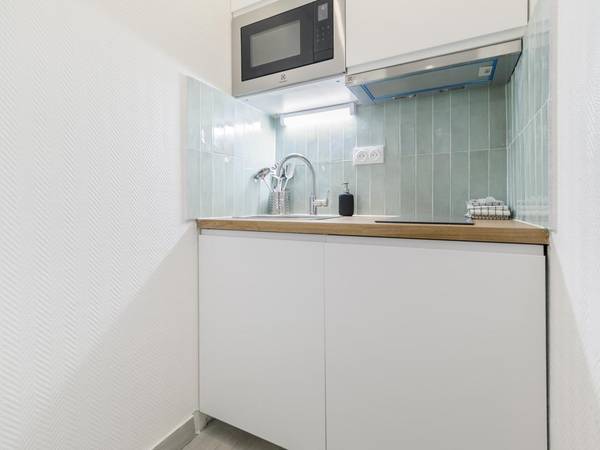 Location / Studio de 26 m², Paris, Rue Burnouf / Photo 11