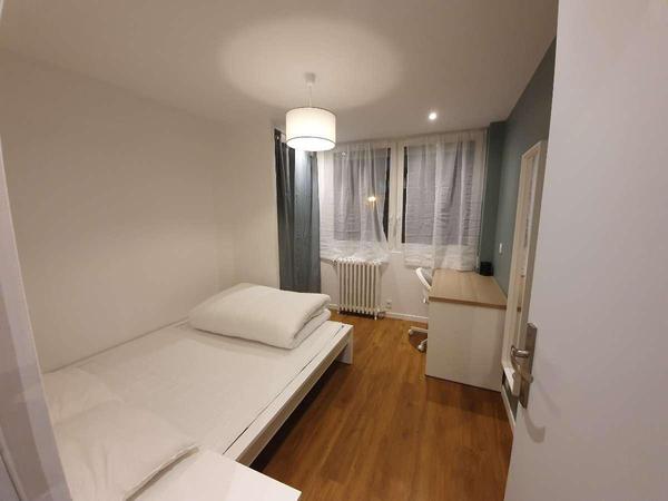 Colocation / Appartement 5 pièces de 80 m², Issy-les-Moulineaux, Avenue du Professeur Calmette / Photo 2