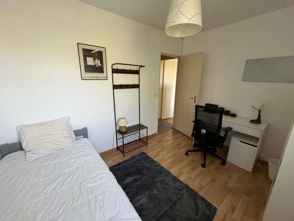 Colocation / Appartement 5 pièces de 78 m², Aix-en-Provence, Rue de la Figuiere / Photo 15
