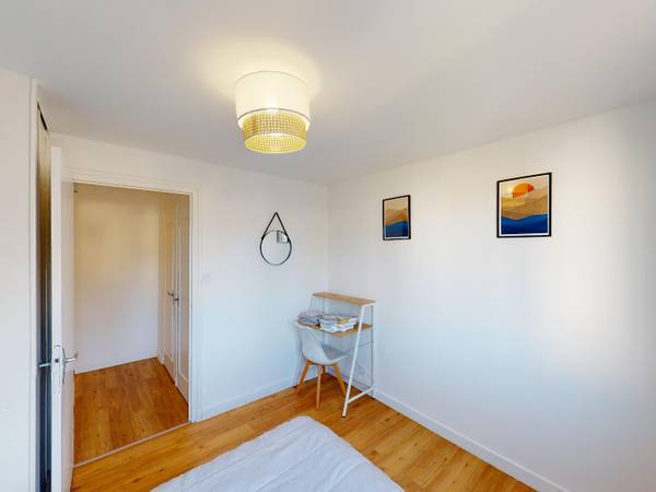 Colocation / Appartement 4 pièces de 68 m², Grenoble, Rue du Docteur Hermite / Photo 2
