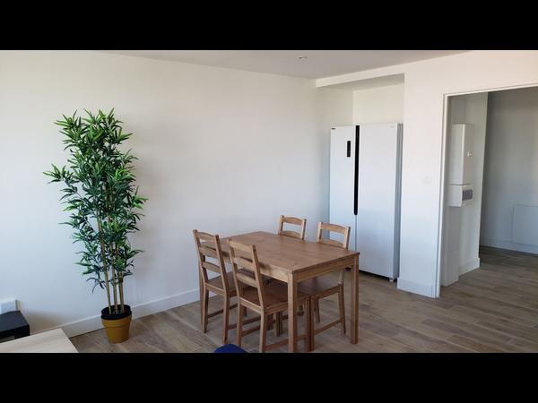 Colocation / Appartement 4 pièces de 97 m², Toulouse, Rue Jules Tellier / Photo 2