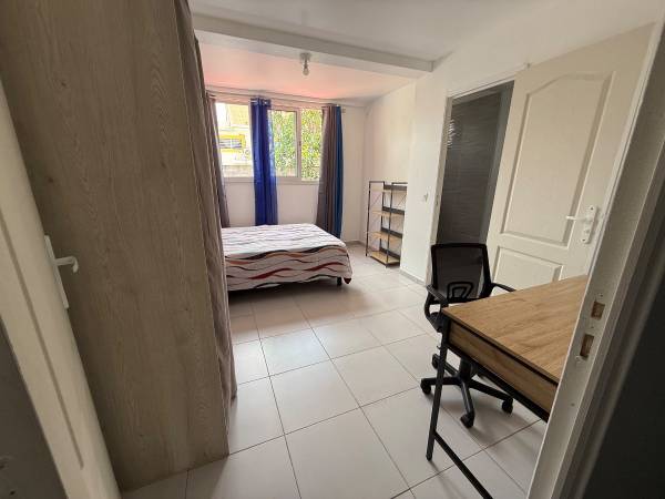 Colocation / Appartement 4 pièces de 98 m², Pointe-à-Pitre, Rue Alexandre Isaac / Photo 2