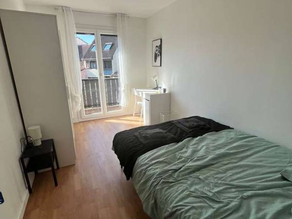 Colocation / Maison 8 pièces de 100 m², Strasbourg, Rue Montesquieu / Photo 2