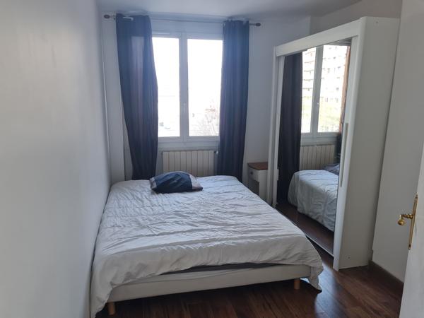 Colocation / Appartement 4 pièces de 100 m², Grenoble, Rue General Ferrie / Photo 6