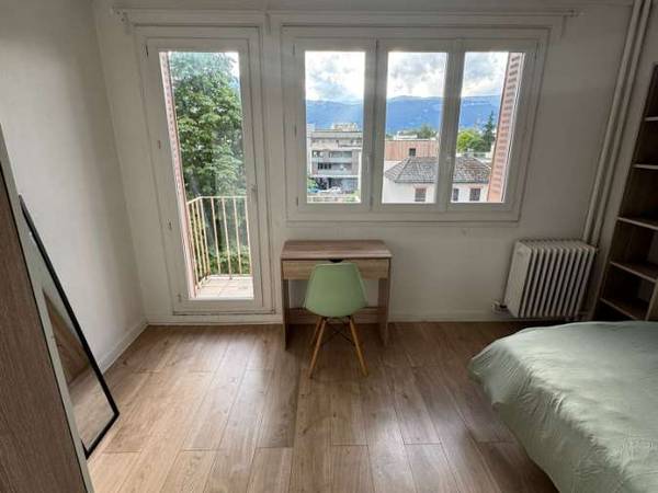 Flatsharing / 5-bedroom flat · 66 m², Saint-Martin-d'Hères, Avenue Jules Valles / Photo 2