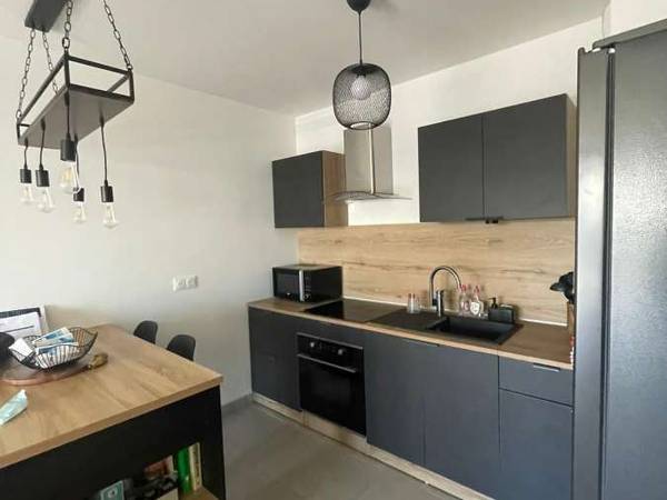 Colocation / Appartement 3 pièces de 58 m², Courbevoie, Avenue de l'Europe / Photo 2