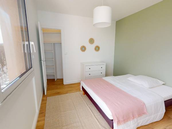 Colocation / Appartement 5 pièces de 84 m², Clermont-Ferrand, Avenue de l'Union Soviétique / Photo 2