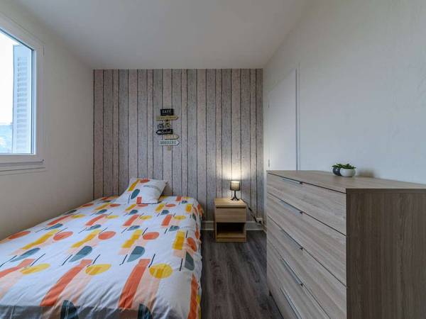 Colocation / Appartement 4 pièces de 60 m², Saint-Martin-d'Hères, Impasse du Pontet / Photo 2