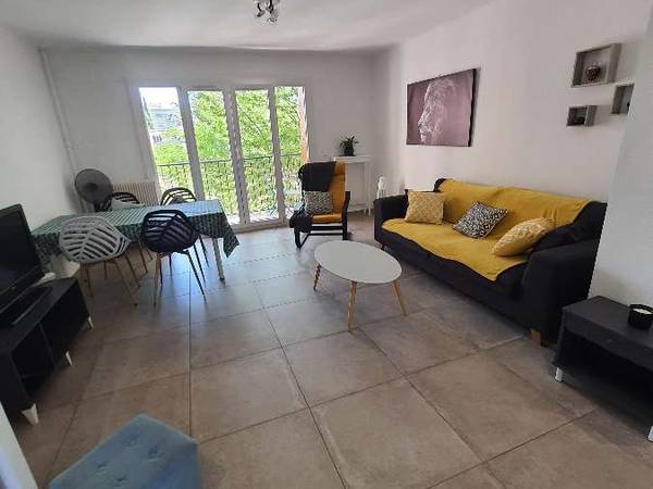 Colocation / Appartement 5 pièces de 85 m², Aix-en-Provence, Avenue Henri Malacrida / Photo 2