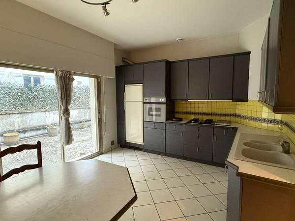 Colocation / Appartement 8 pièces de 215 m², Pontoise, Rue de la Bretonnerie / Photo 2