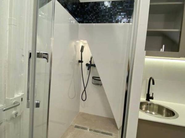 Sous-location / Studio de 11 m², Paris, Place du Trocadéro Et du 11 Novembre / Photo 2