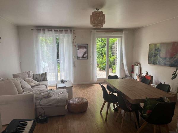 Colocation / Maison 5 pièces de 111 m², Saint-Denis, Rue Menand / Photo 2