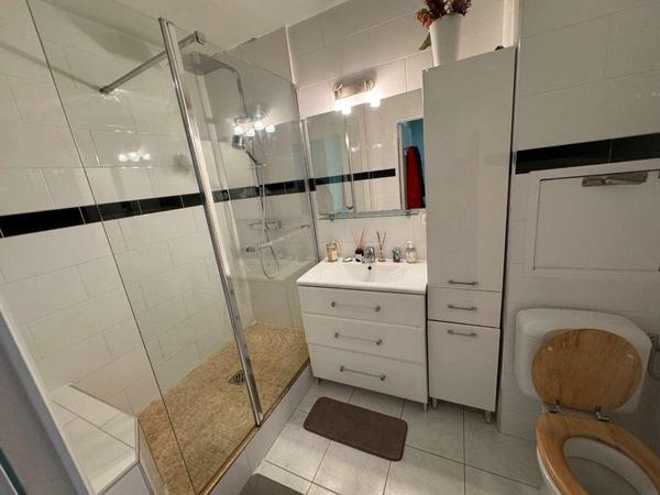 Colocation / Maison 5 pièces de 111 m², Saint-Denis, Rue Menand / Photo 9