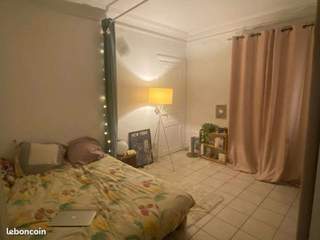 Colocation / Appartement 5 pièces de 70 m², Paris, Rue d'Amsterdam