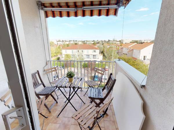 Colocation / Appartement 6 pièces de 105 m², Saint-Priest, Rue d'Arsonval / Photo 2