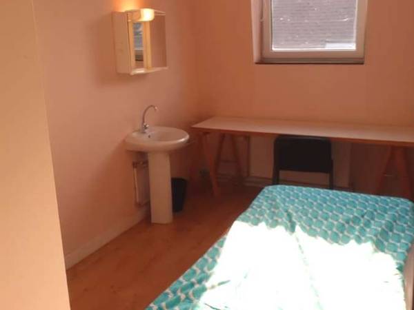 Colocation / Maison 9 pièces de 9 m², Liège, Rue de Serbie / Photo 6