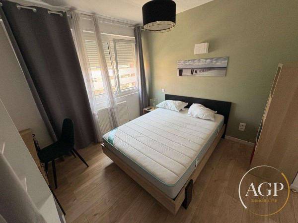 Colocation / Appartement 5 pièces de 97 m², Orléans, Place Olivier de Serres / Photo 2