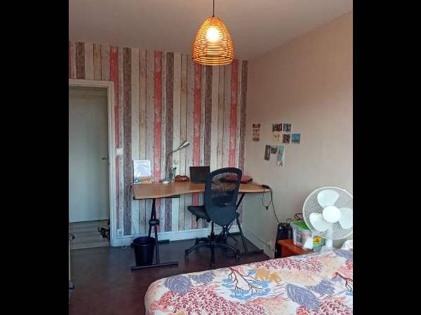 Colocation / Appartement 5 pièces de 70 m², Saint-Martin-d'Hères, Rue Pierre Courtade / Photo 2