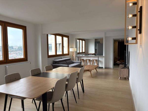 Colocation / Appartement 6 pièces de 146 m², Nancy, Avenue du Général Leclerc / Photo 2