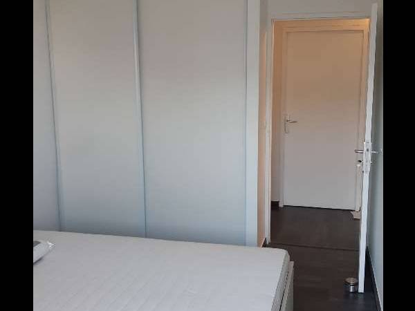 Colocation / Appartement 4 pièces de 80 m², Pessac, Allée Elsa Triolet / Photo 2
