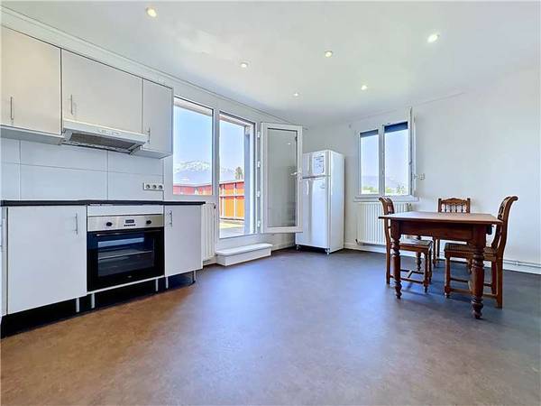 Colocation / Appartement 4 pièces de 85 m², Saint-Martin-d'Hères, Rue du Pre Ruffier / Photo 2