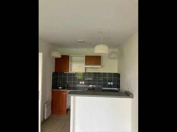 Location / Appartement 2 pièces de 35 m², Pau / Photo 2