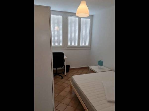 Colocation / Appartement 7 pièces de 90 m², Saint-Martin-d'Hères, Rue Pierre Courtade / Photo 6